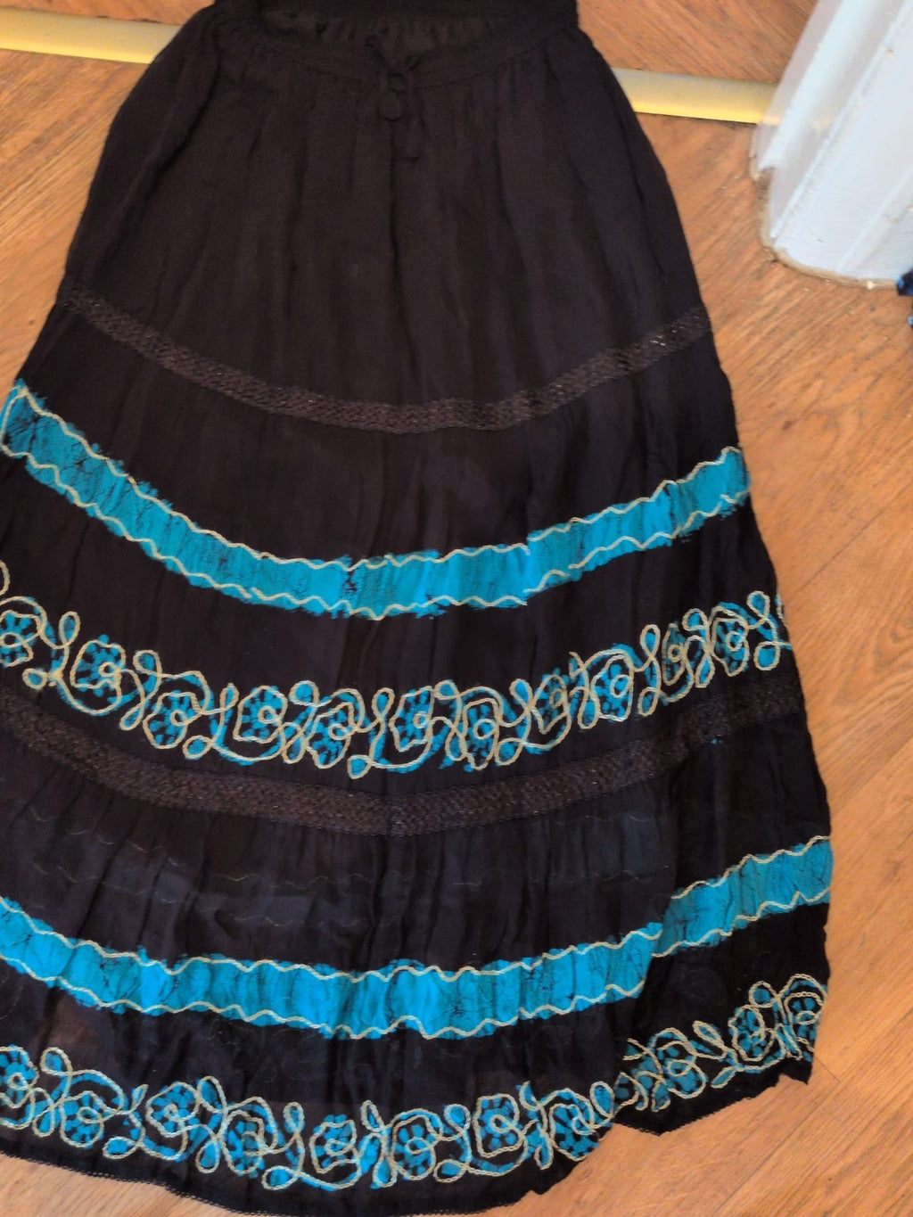 Large Black Long Length Lined With Blue Skirt Elasticated Flare