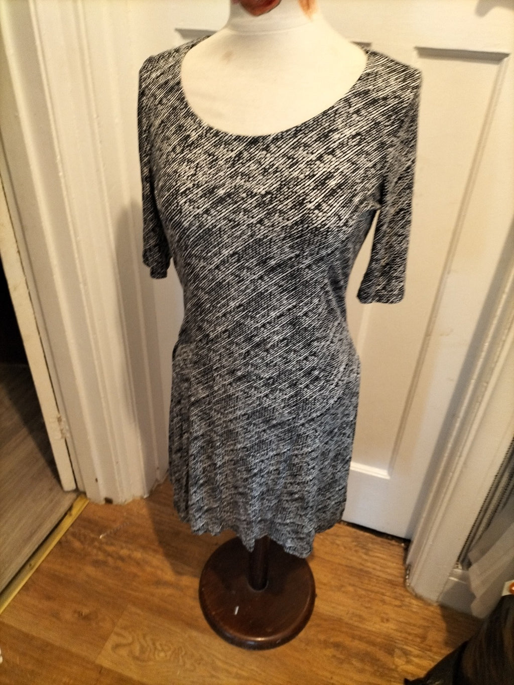 Ladies George Size 14 Black And White Patterned Short Sleeved Flare Dress