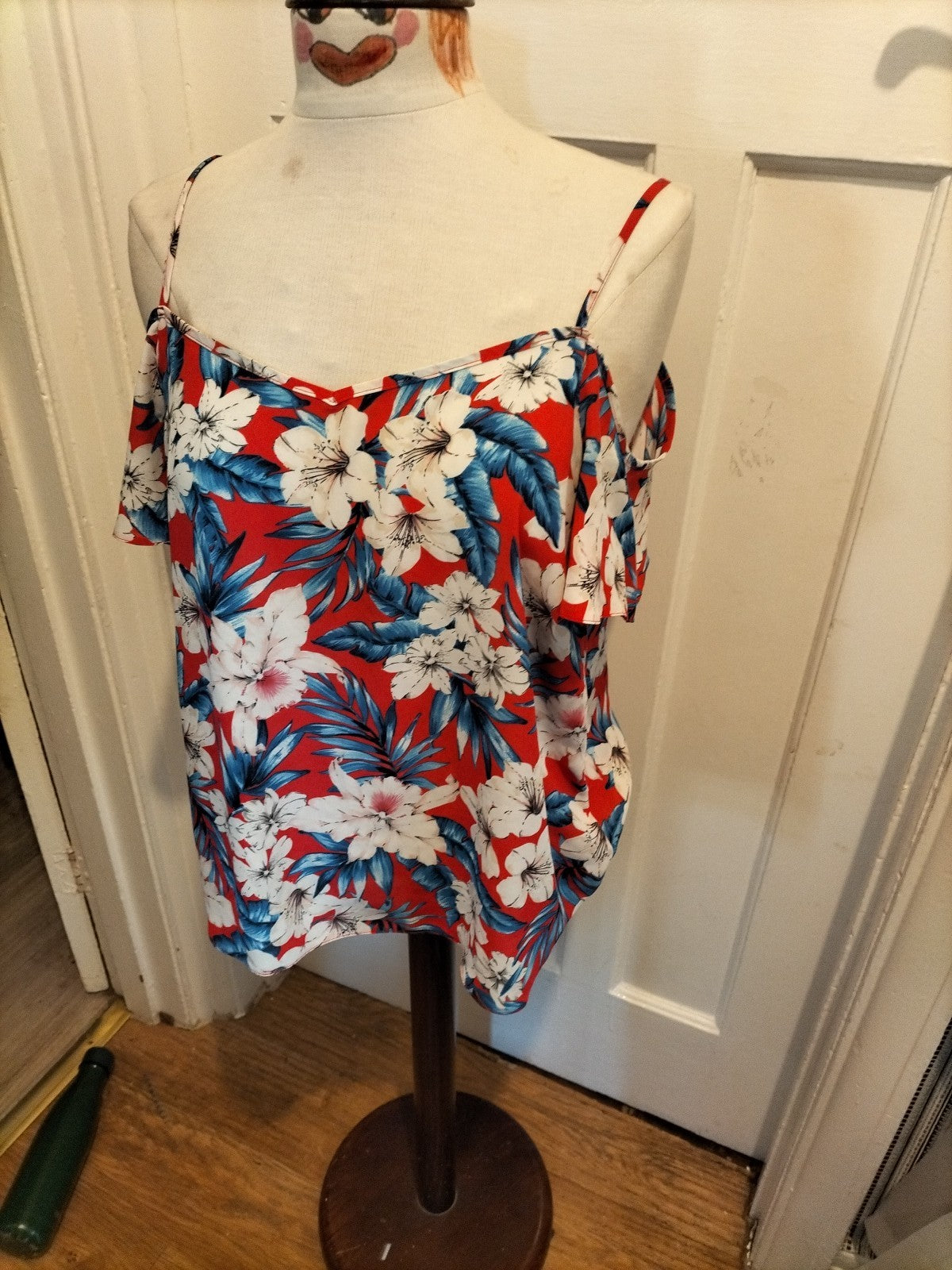 Ladies New Look Size 12 Blue With Red And White Floral Short Sleeved Top