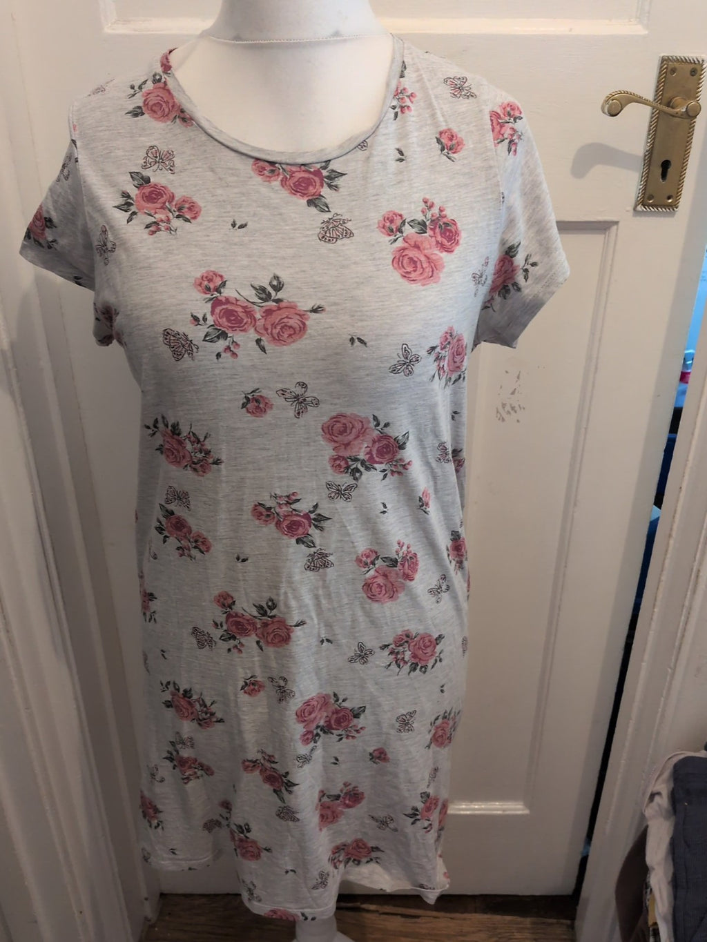 TU 12 Grey Rose Pattern Short Sleeve Dress