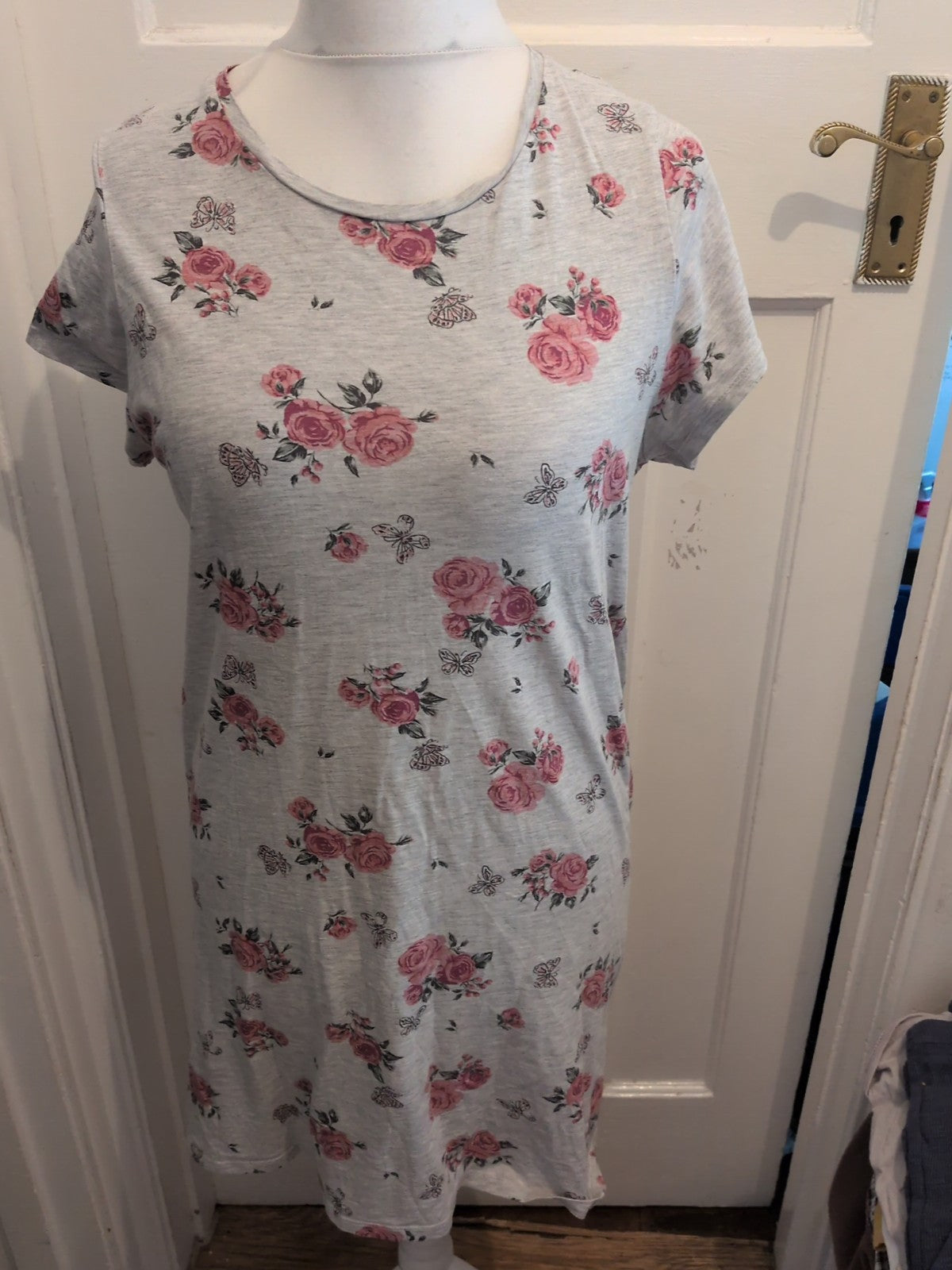 TU 12 Grey Rose Pattern Short Sleeve Dress