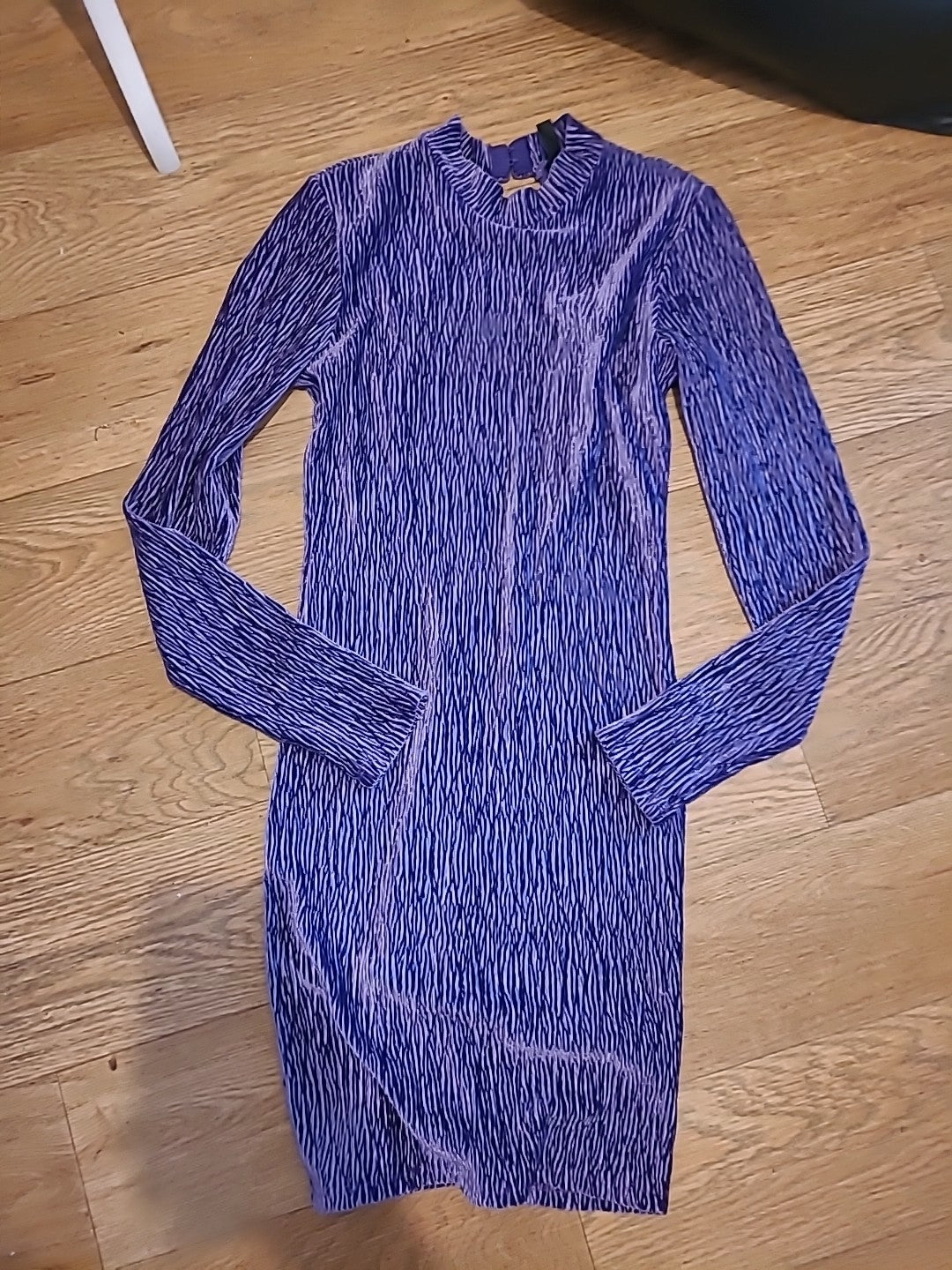 Ladies Divided Size XS Purple Crinkle Long Sleeved Open Back Dress