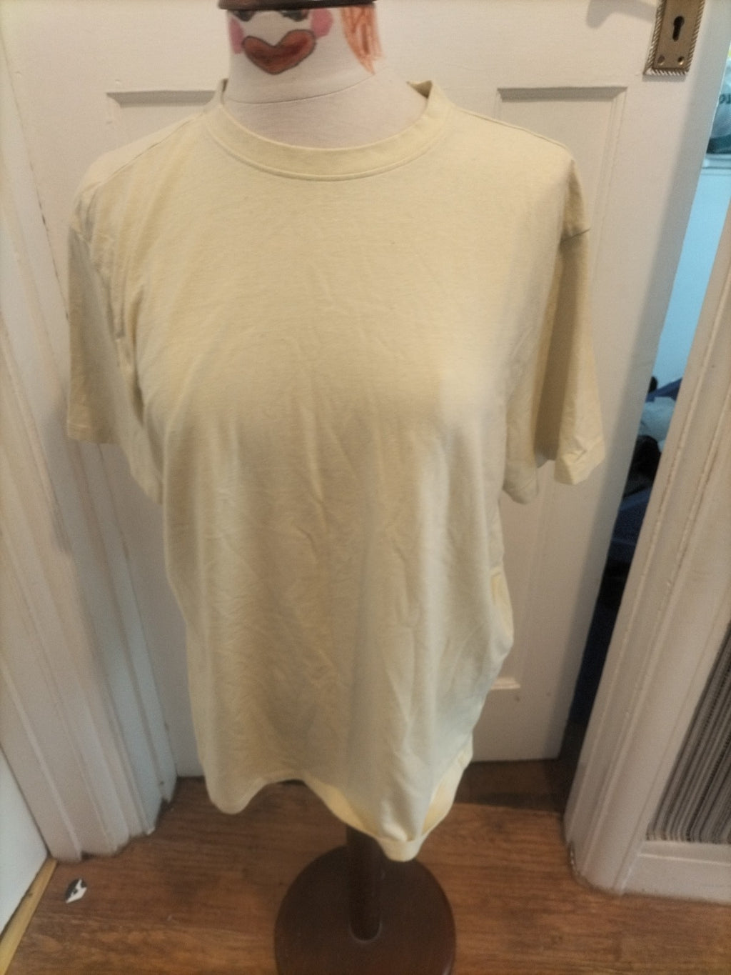 Mens Primark Size XL Slim Fit Very Pale Yellow Short Sleeved Tshirt
