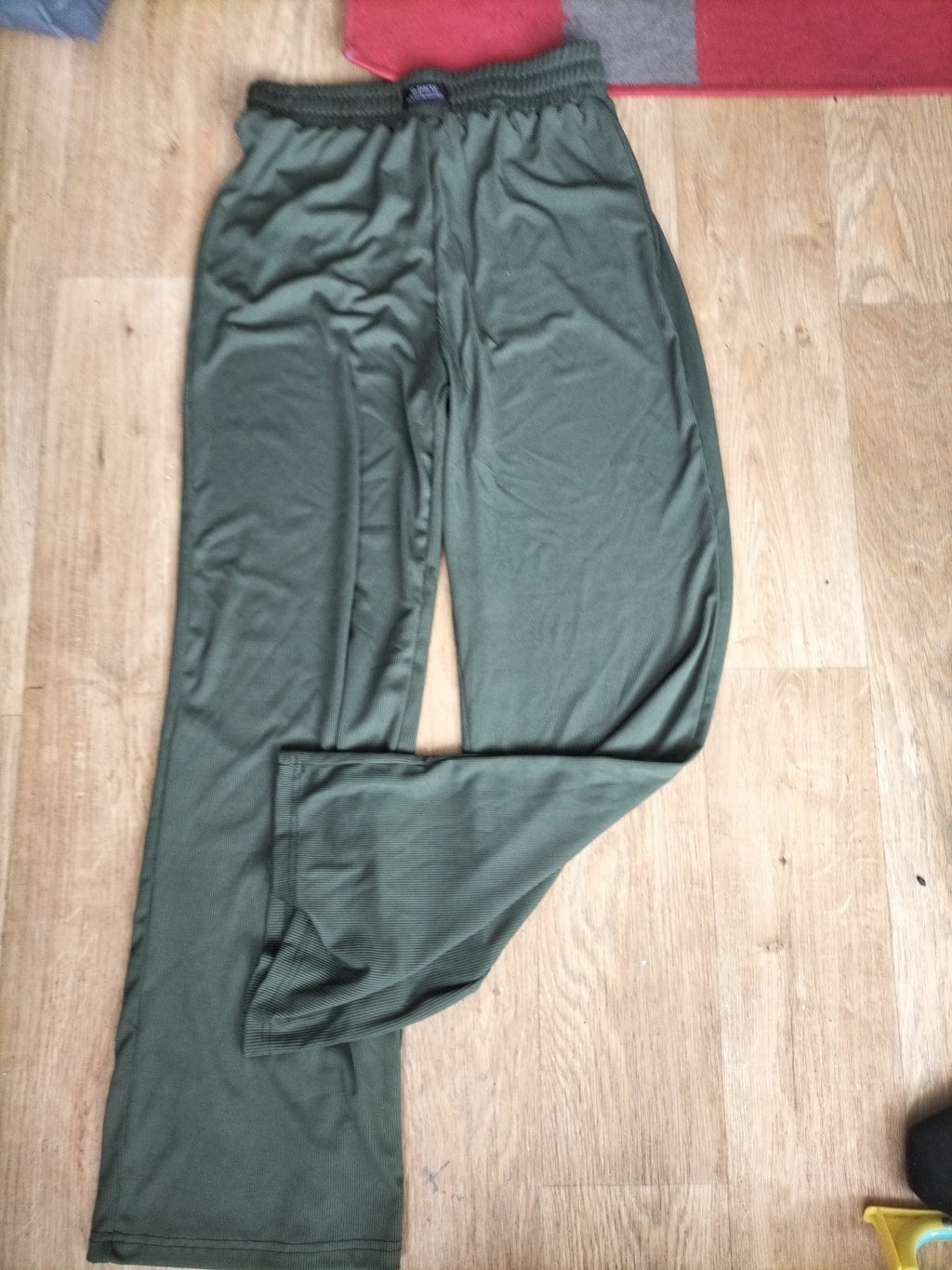 Ladies Yozy Size Medium Bottle Green Trousers