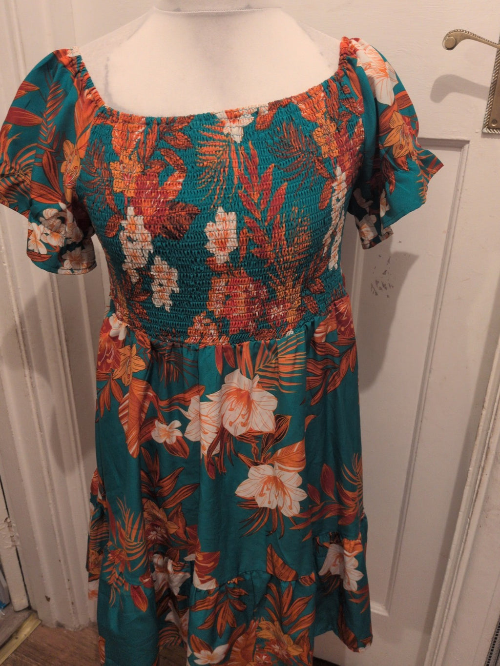 Ladies Shein Size XL Green And Orange Bubblehem Short Sleeve Dress Knee Length