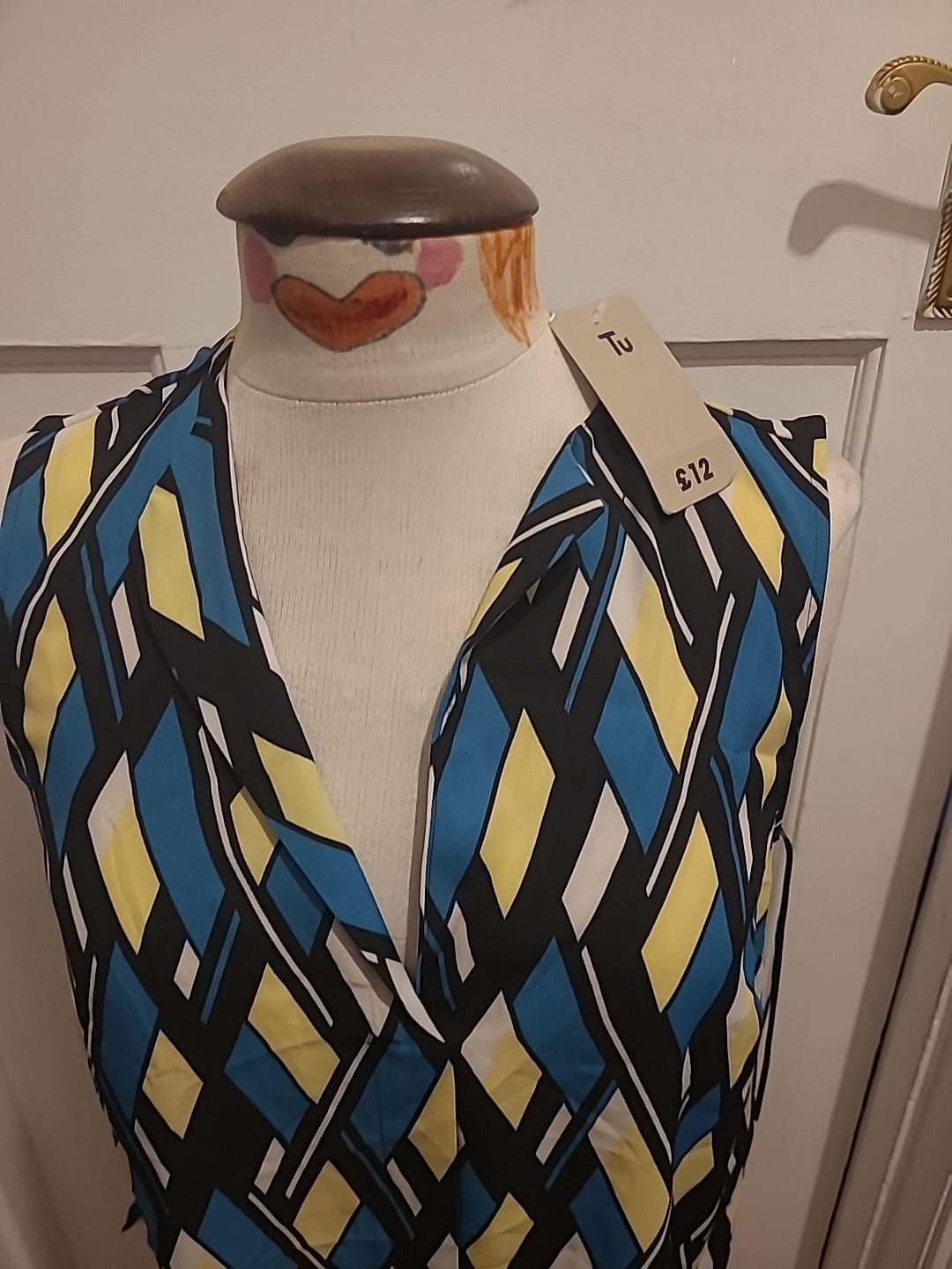 Brand New Ladies Tu Size 12 Yellow Green Diamond Shape Design Sleeveless Blouse