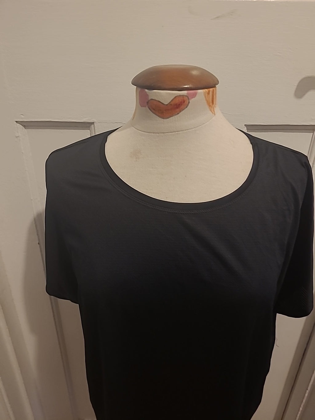 Ladies Workout Size 18/20 Black Short Sleeved Tshirt