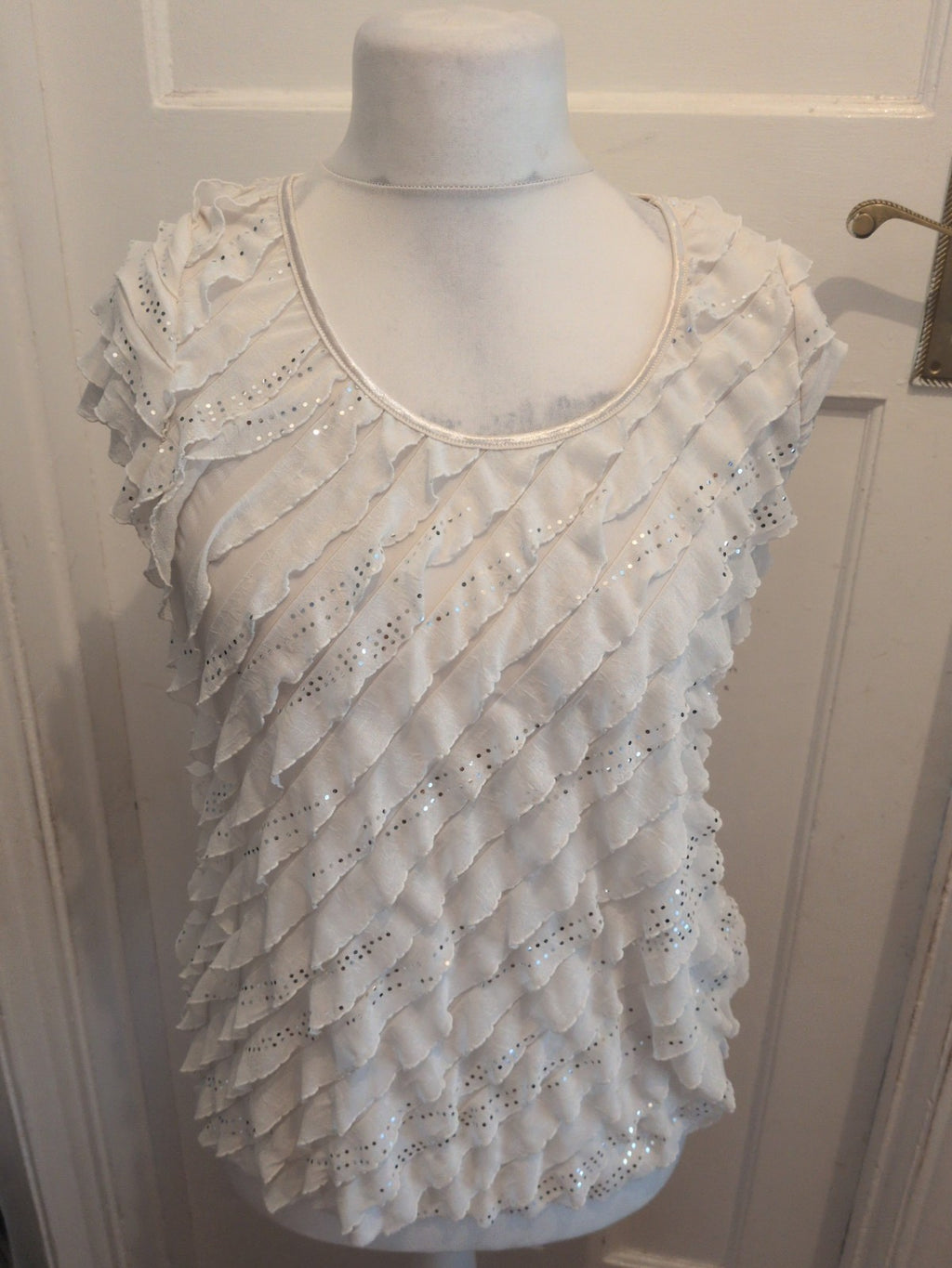 Ladies Roman Size 18 White And Silver Pleat Sleeveless Top Blouse