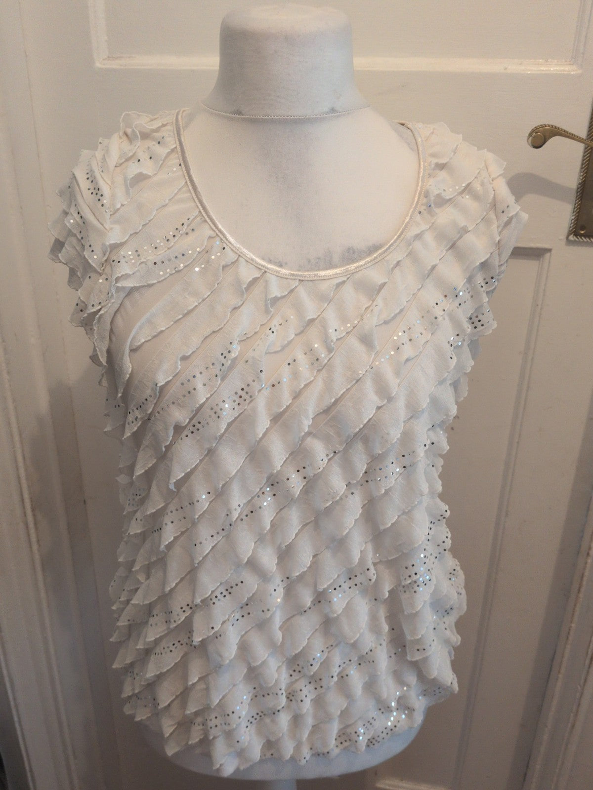 Ladies Roman Size 18 White And Silver Pleat Sleeveless Top Blouse