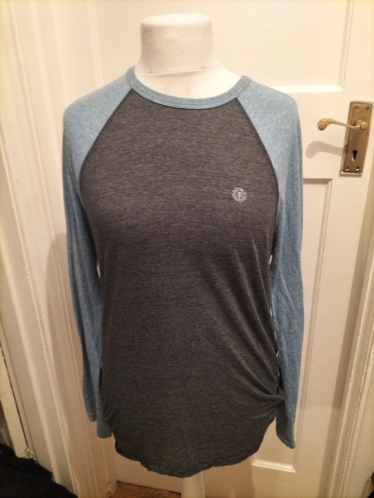 Mens Element Size M Grey And Blue Long Sleeved Fitted Tshirt Heavy Bobbling