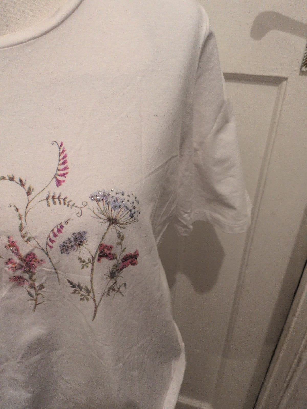 Ladies First Avenue Size XL White Short Sleeve Floral T-shirt