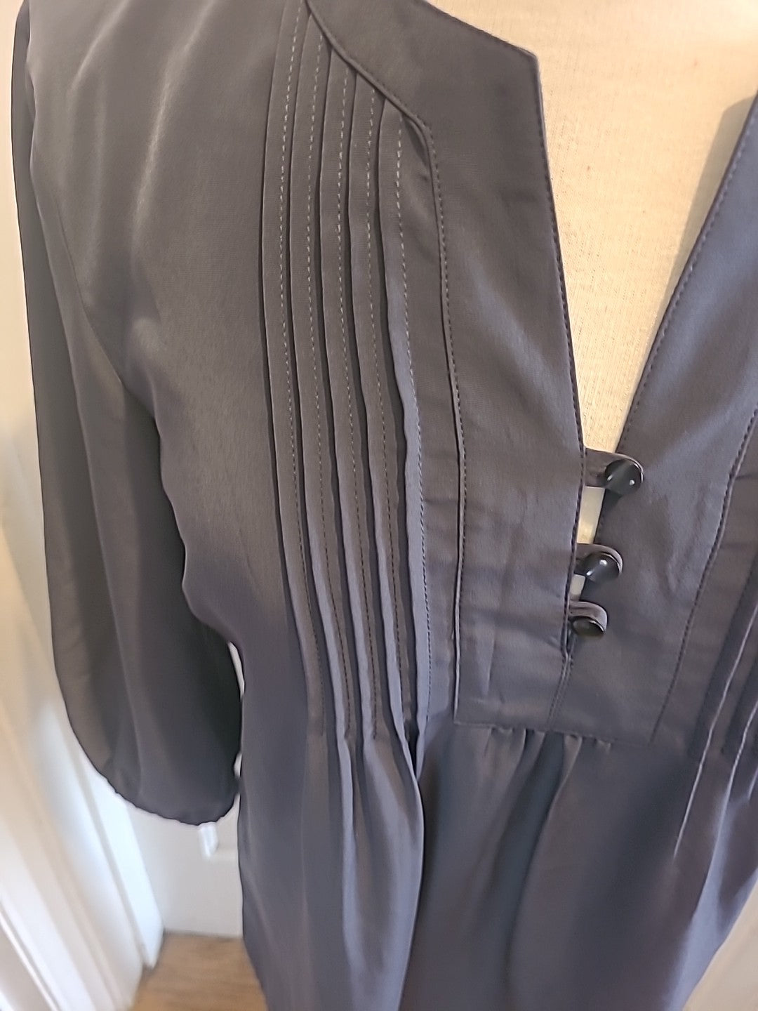 Ladies Tu Size 10 Grey Pleated Long Sleeved Blouse