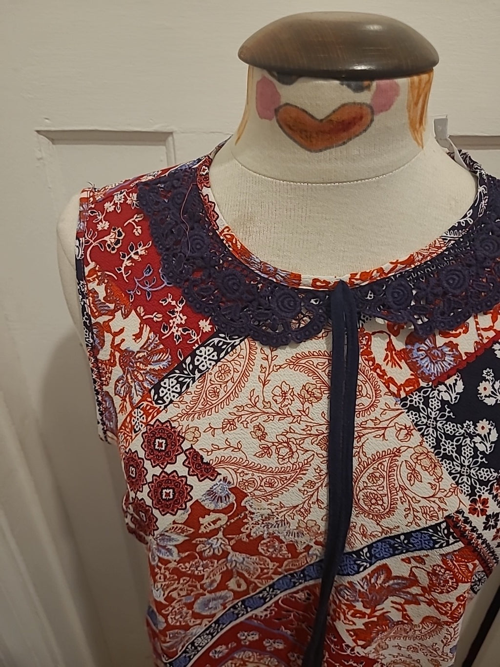 Ladies Red Herring Size 12 Red Navy Sleeveless Blouse