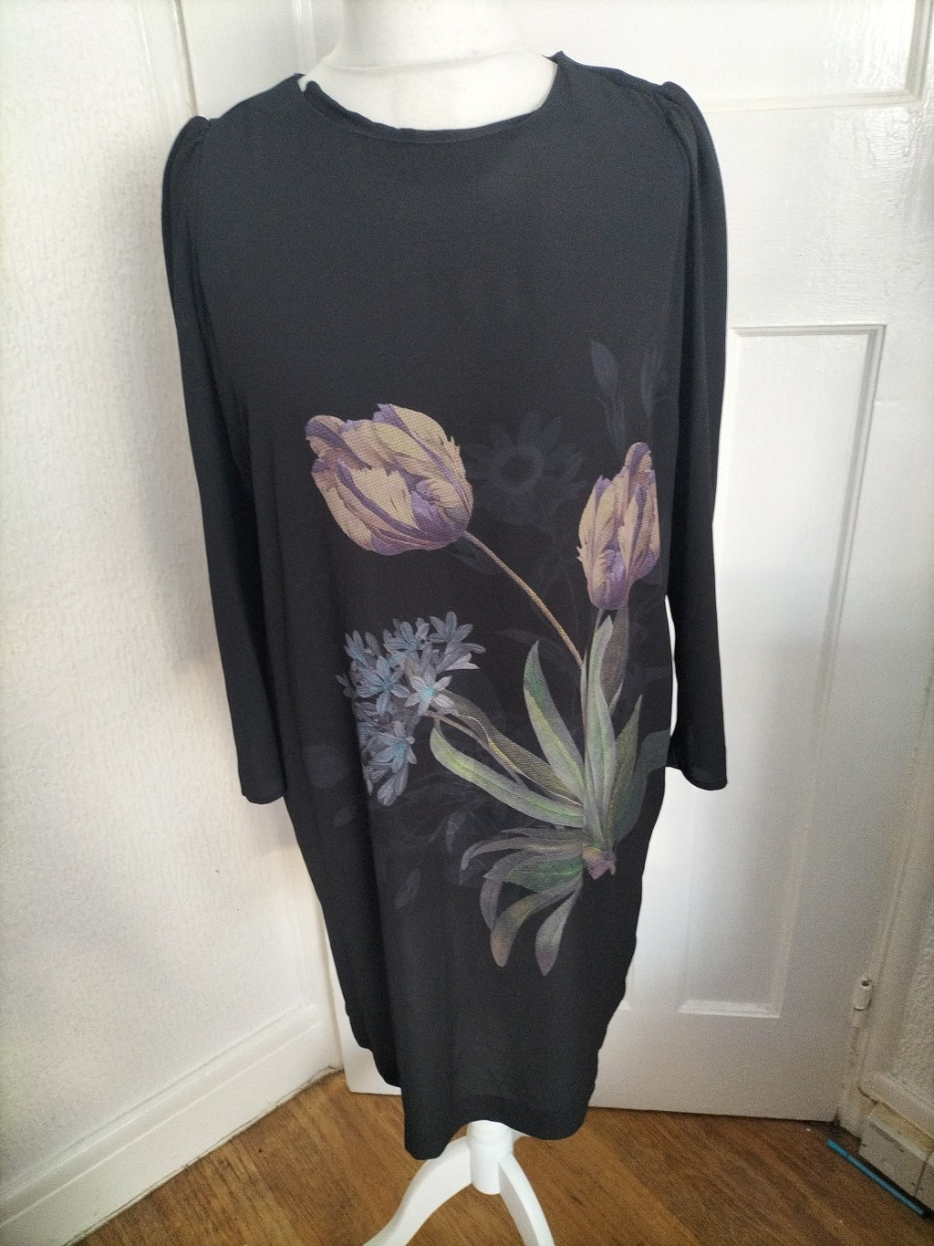 Ladies Next Petite Size 16 Black Floral 3/4 Sleeved Dress