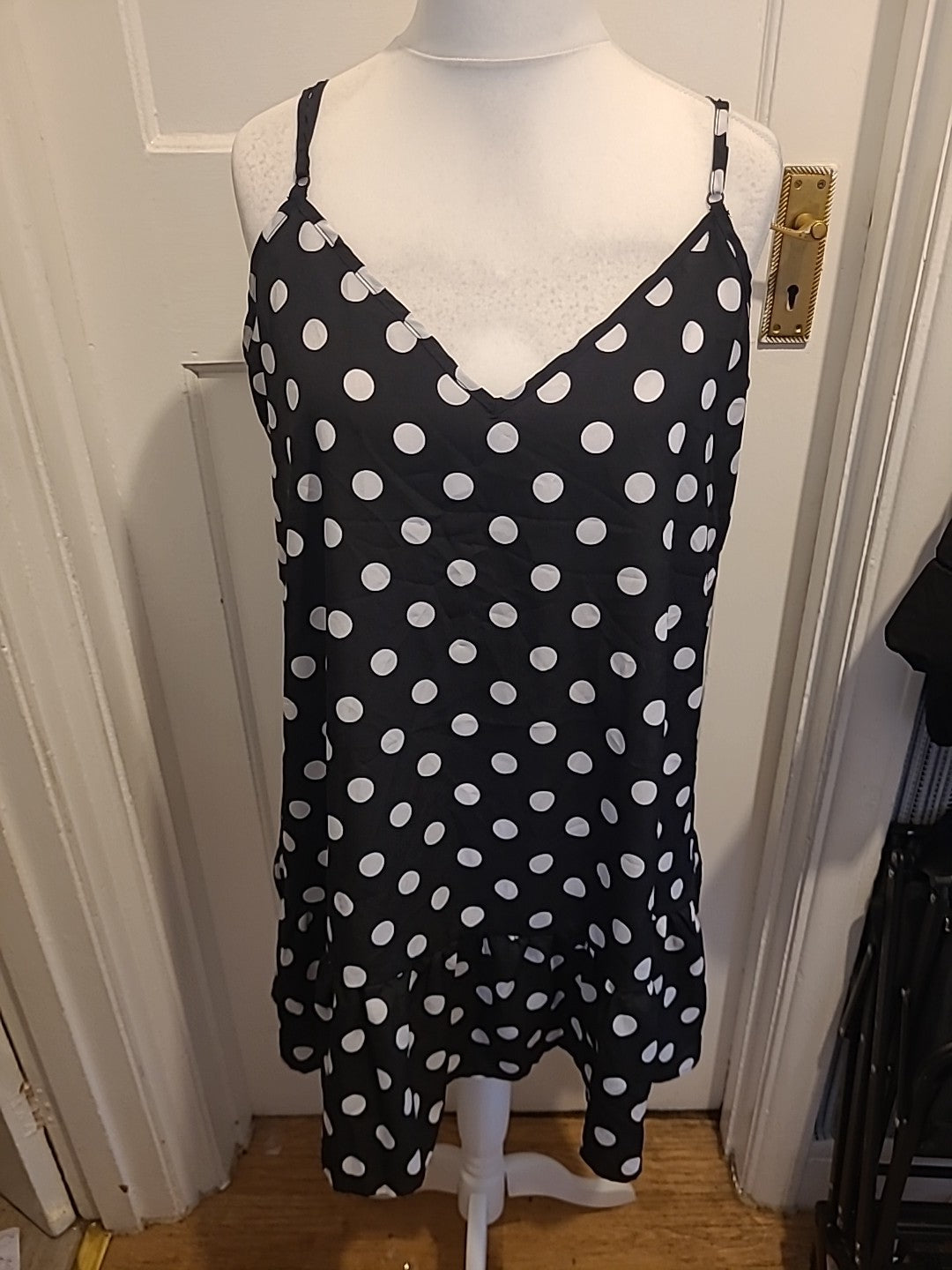 Ladies Shein Curve Size 1XL Polkadot Sleeveless Knee Length Dress