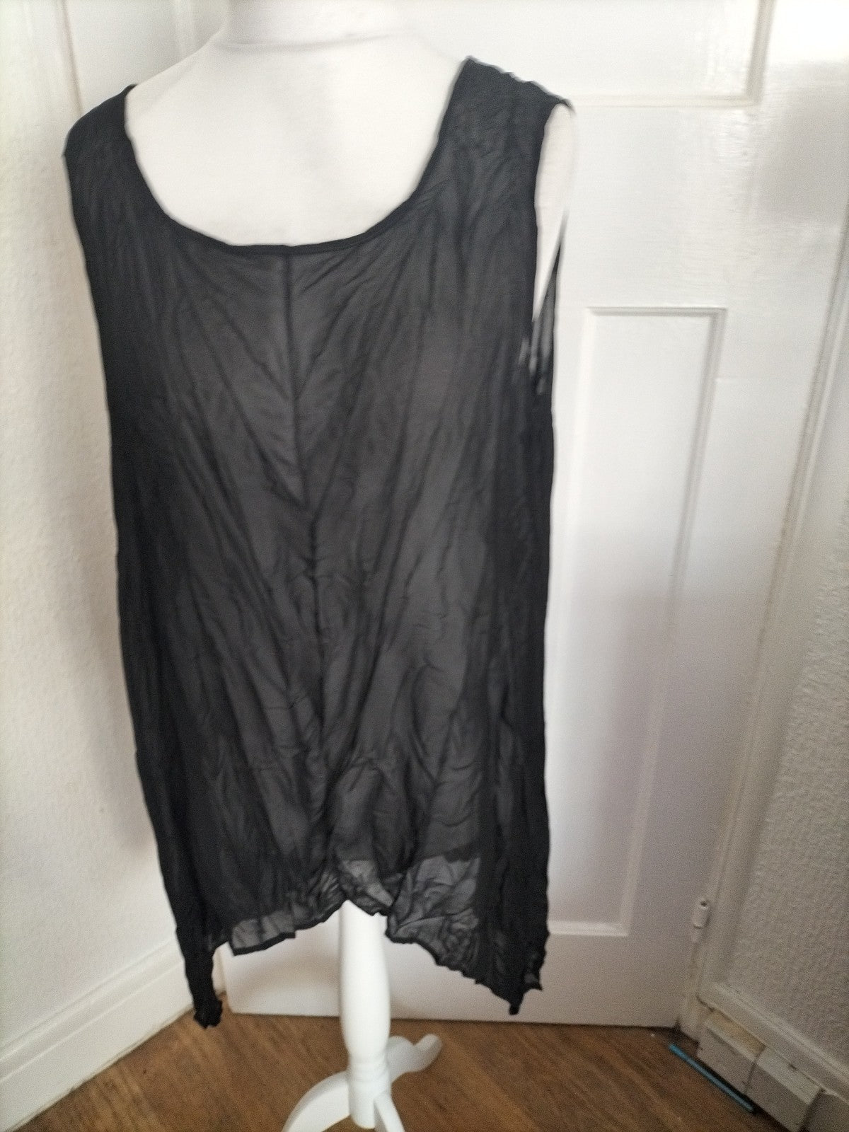 Ladies Size XL Black Semi See Through Sleeveless Longline Blouse