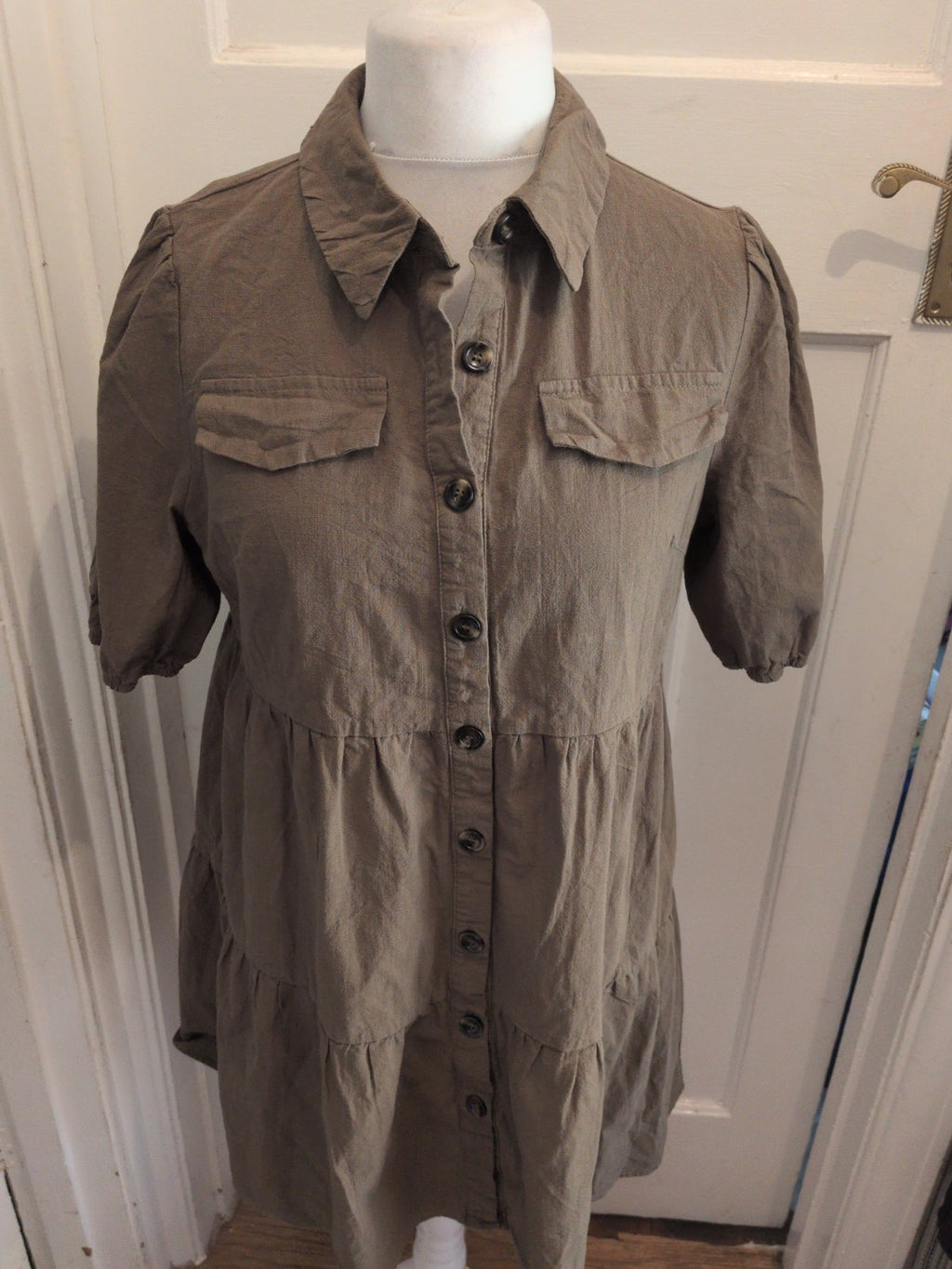Ladies Shein Size XL Khaki Short Sleeve Collared Blouse