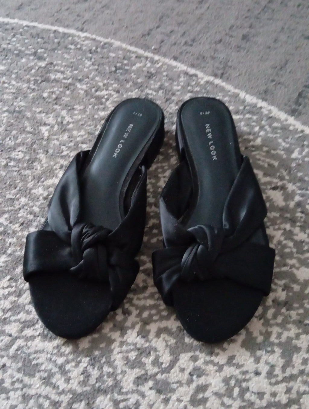 Ladies Brand New Black Flip Flops Newlook Free Delivery