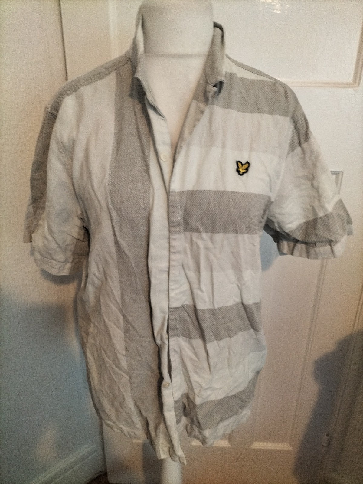Mens Lyle&Scott Size Large Grey And White Striped Shirt