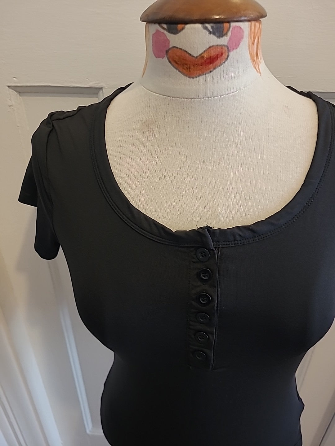 Ladies Medium Black Short Sleeved Blouse