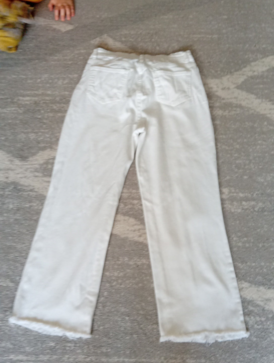 Ladies Shein Med White Jeans Frayed Hem
