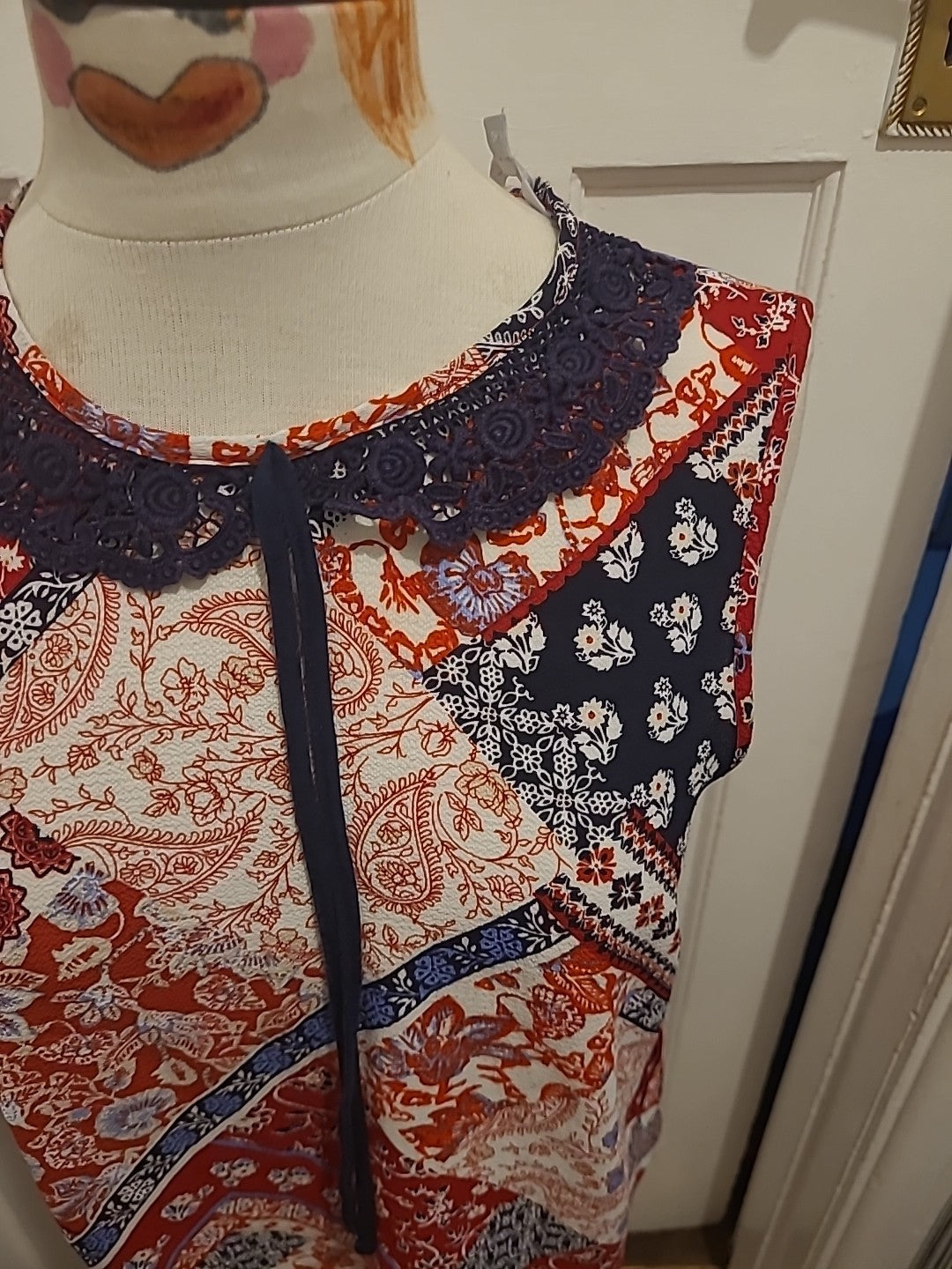 Ladies Red Herring Size 12 Red Navy Sleeveless Blouse