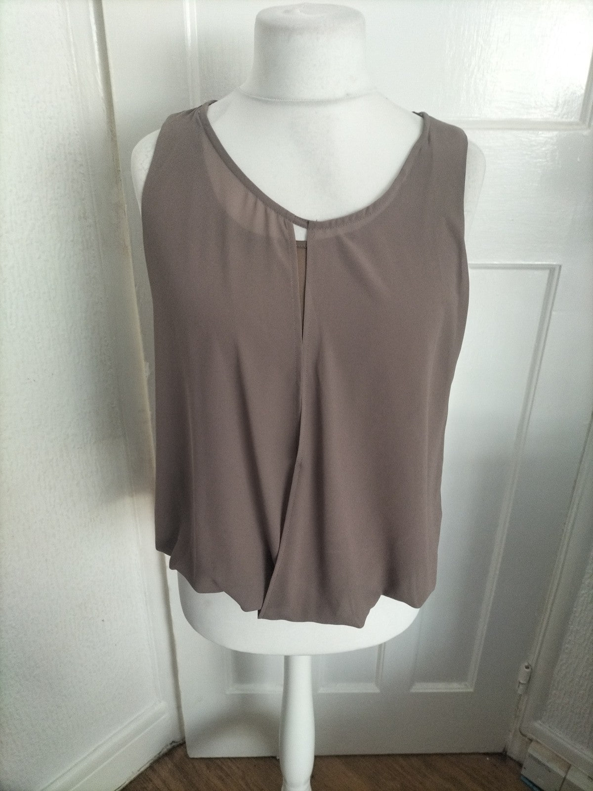 Ladies Apricot Size 12 Brown Sleeveless Blouse