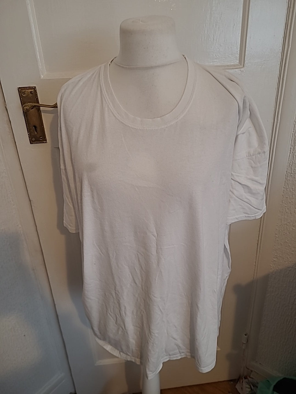 Mens Boohoo Size XL Black And White Print Short Sleeved Tshirt