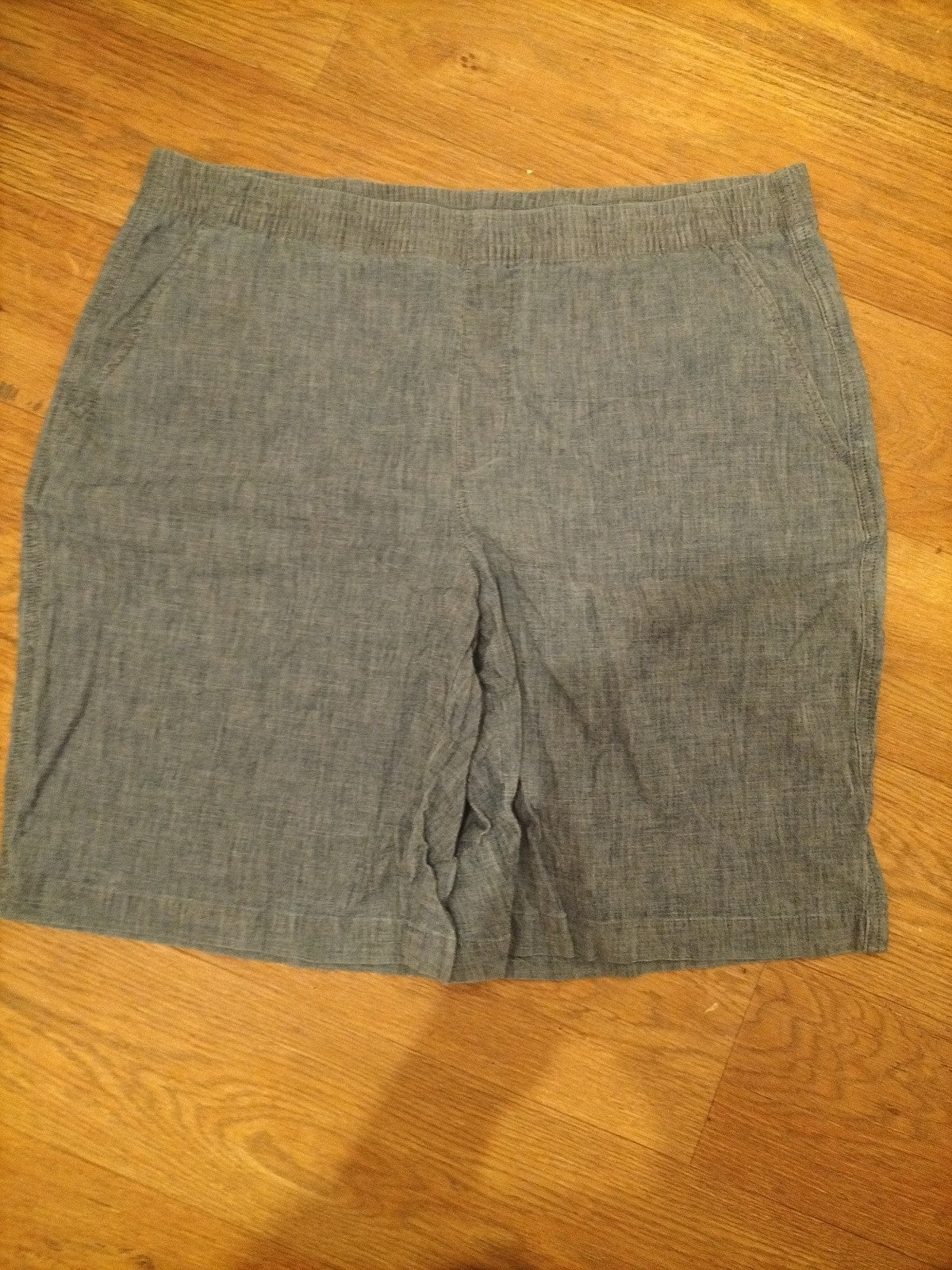 Ladies Lands End Size 18 Grey Elasticated Shorts