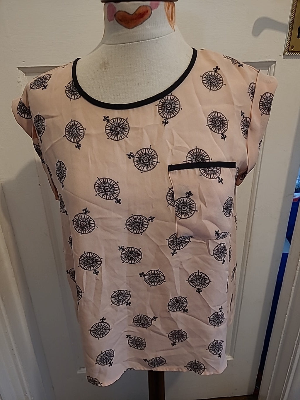 Ladies Oasis Size 12 Pink/Black Compass Short Sleeved Tee