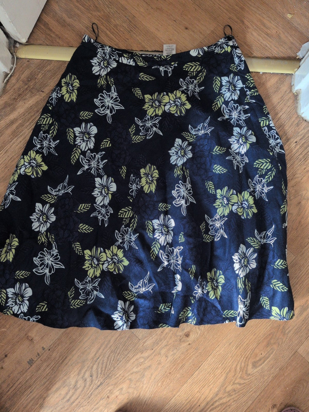 Eastex 16 Navy/White/Lime Floral Lined Flare Skirt Midi