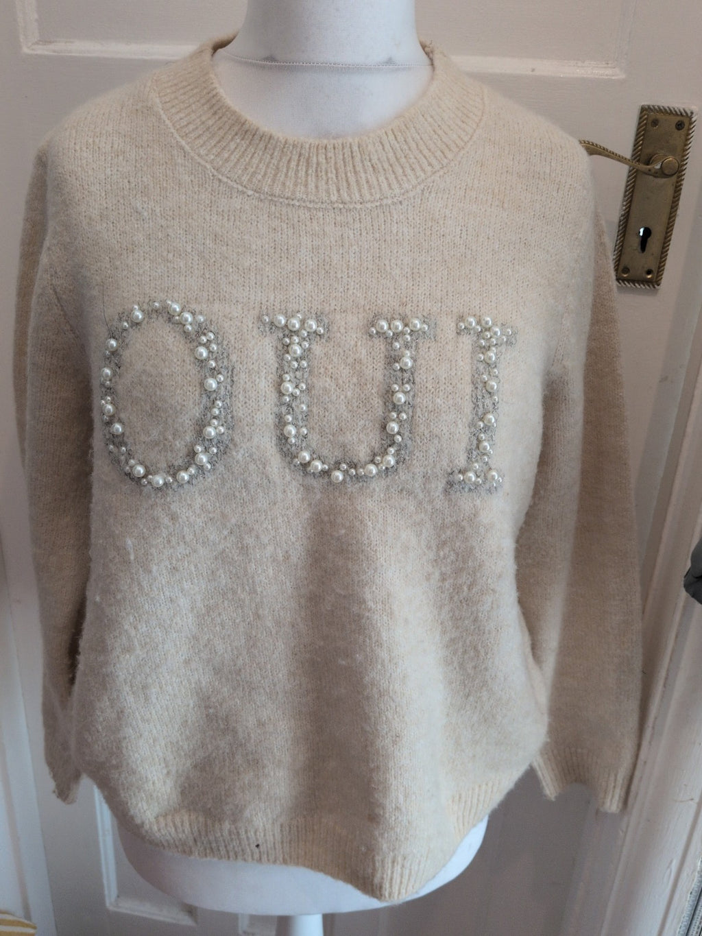 Primark Medium Winter White "Oui" Pullover Jumper