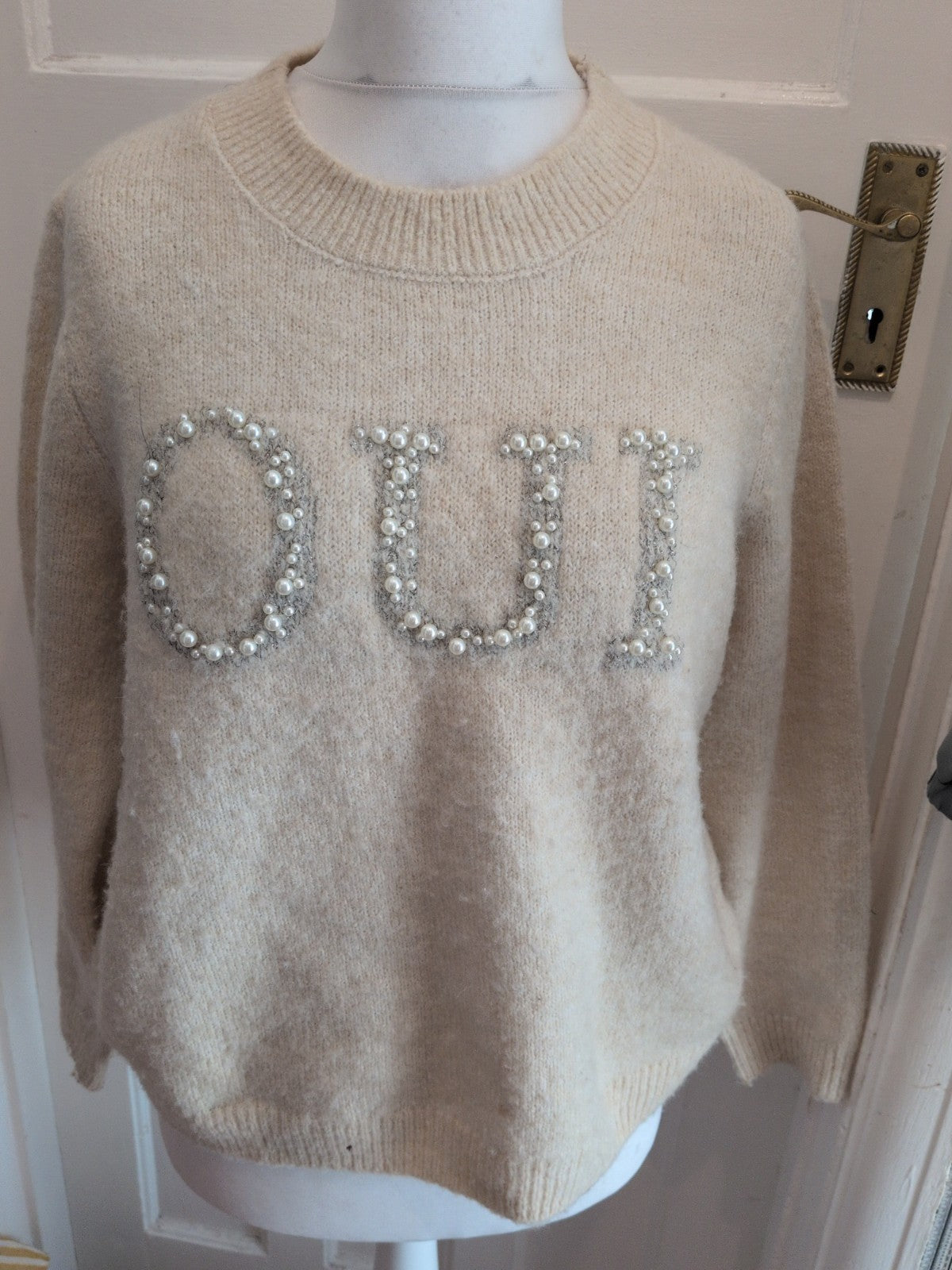 Primark Medium Winter White "Oui" Pullover Jumper