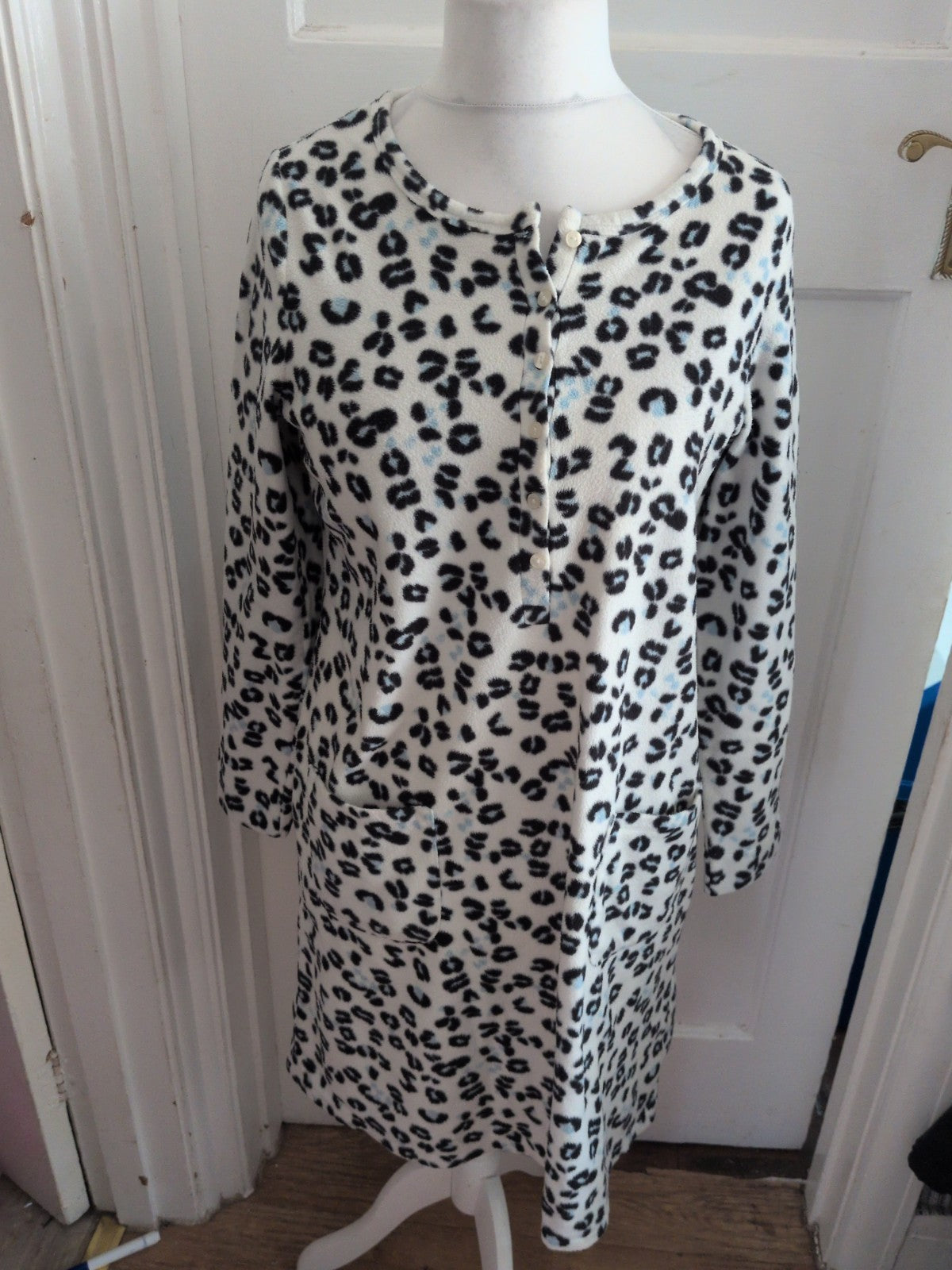 Marks And Spencer 14 White Black Blue Leopard Print Long Sleeved Nightwear