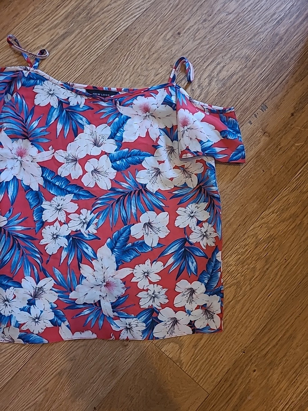 Ladies New Look Size 8 Red Blue Short Sleeved Cami Top