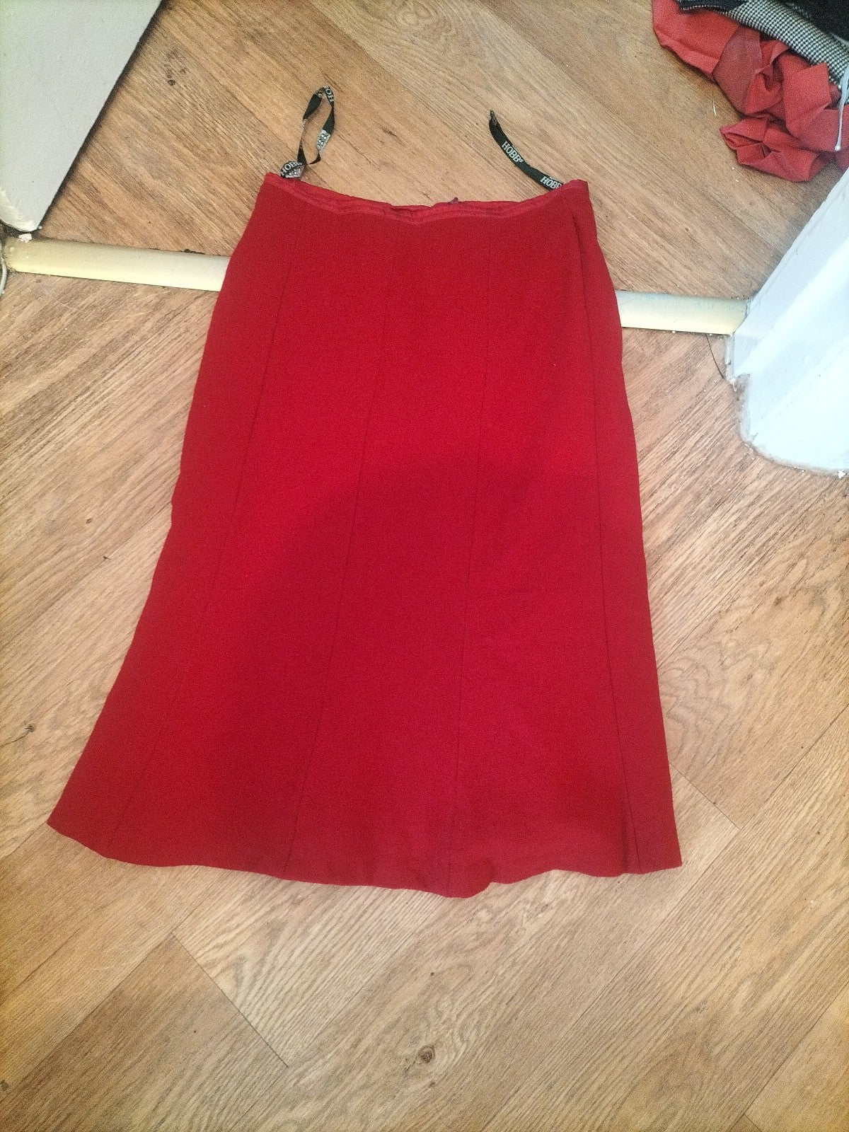 Hobbs 10 Red Lined Midi Skirt