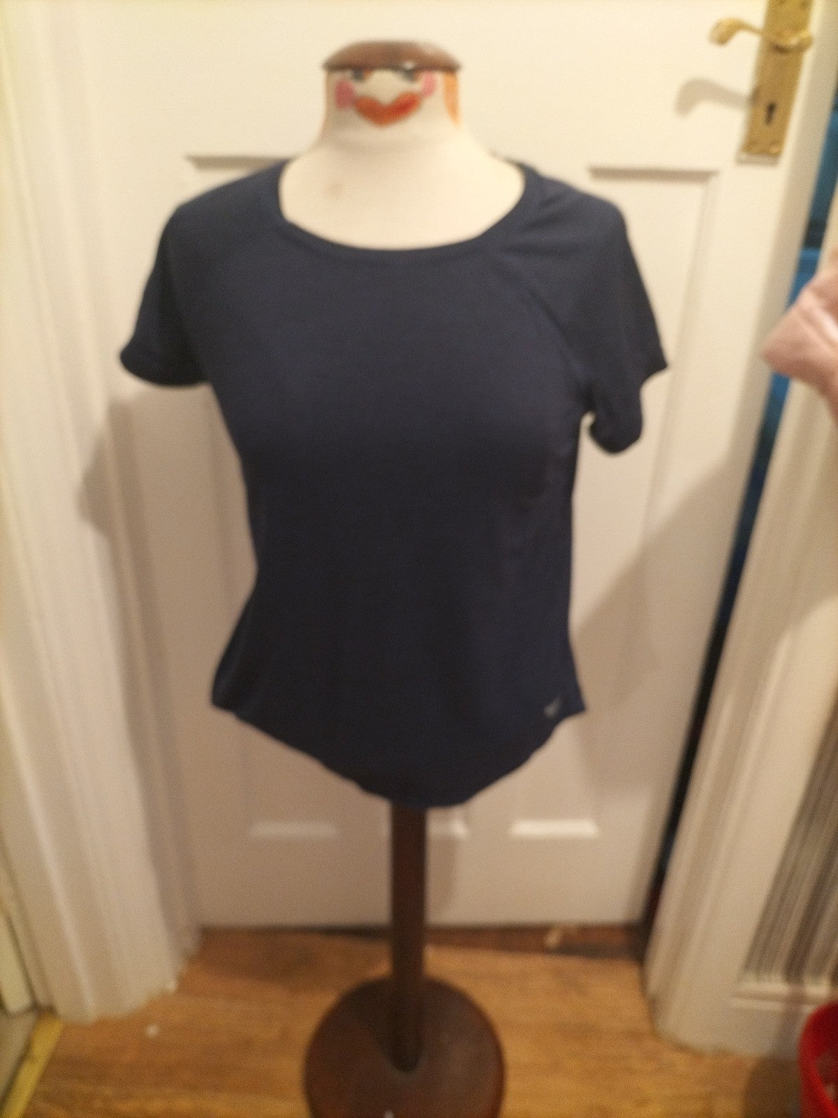 Ladies Reebok Size Small Navy Short Sleeved Tshirt