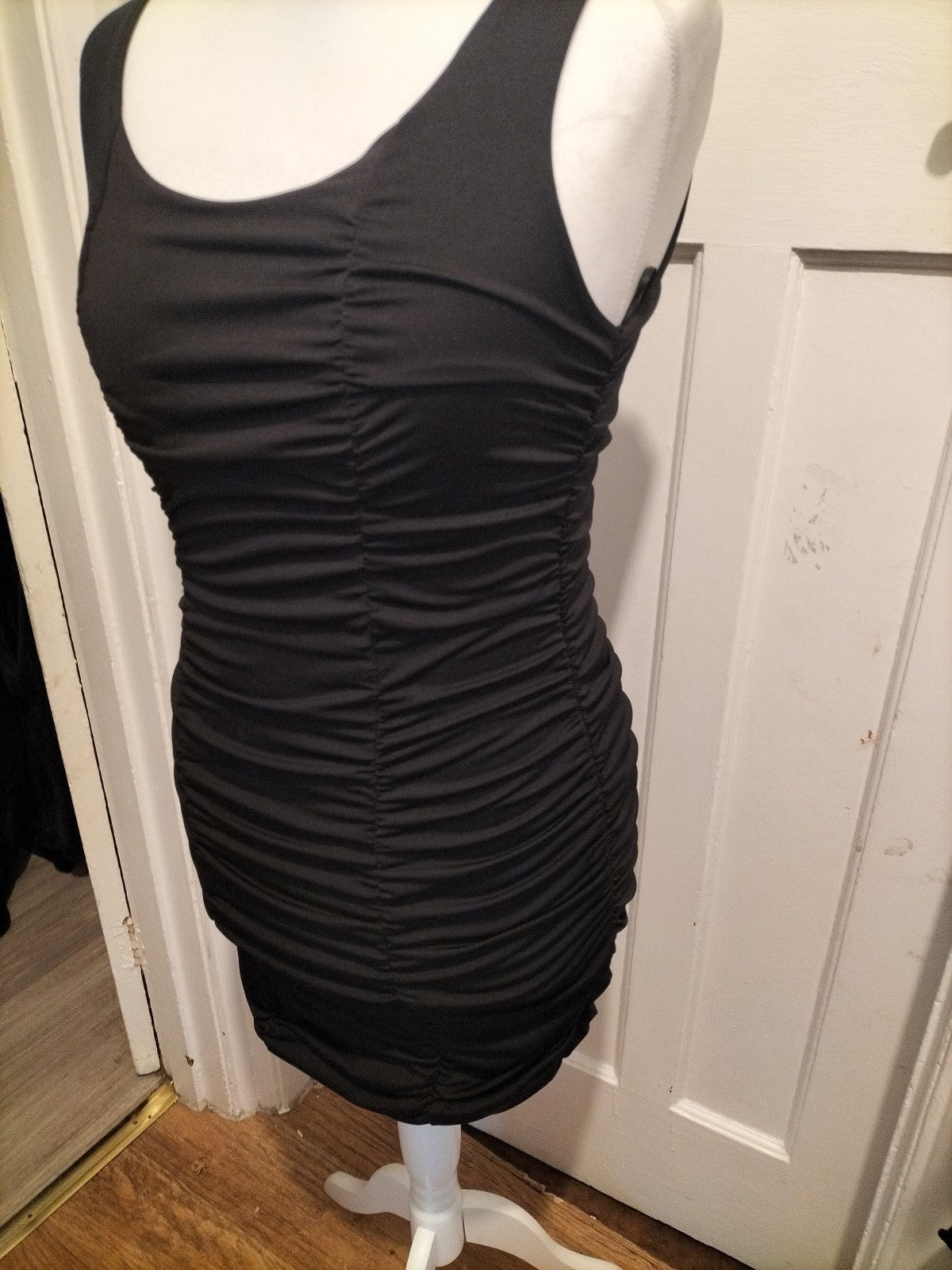 Ladies H&M Size M Black Sleeveless Ruched Pencil Dress
