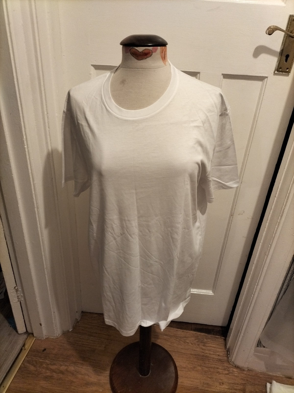 Mens Size XL White Short Sleeved Tshirt Immaculate