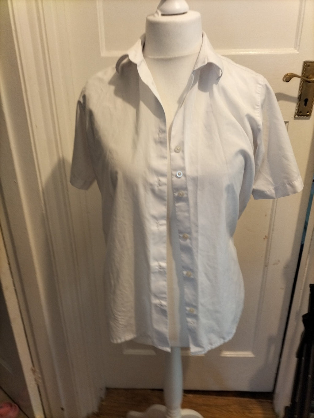 Ladies David Luke Size 38" White Short Sleeved Buttoned Blouse