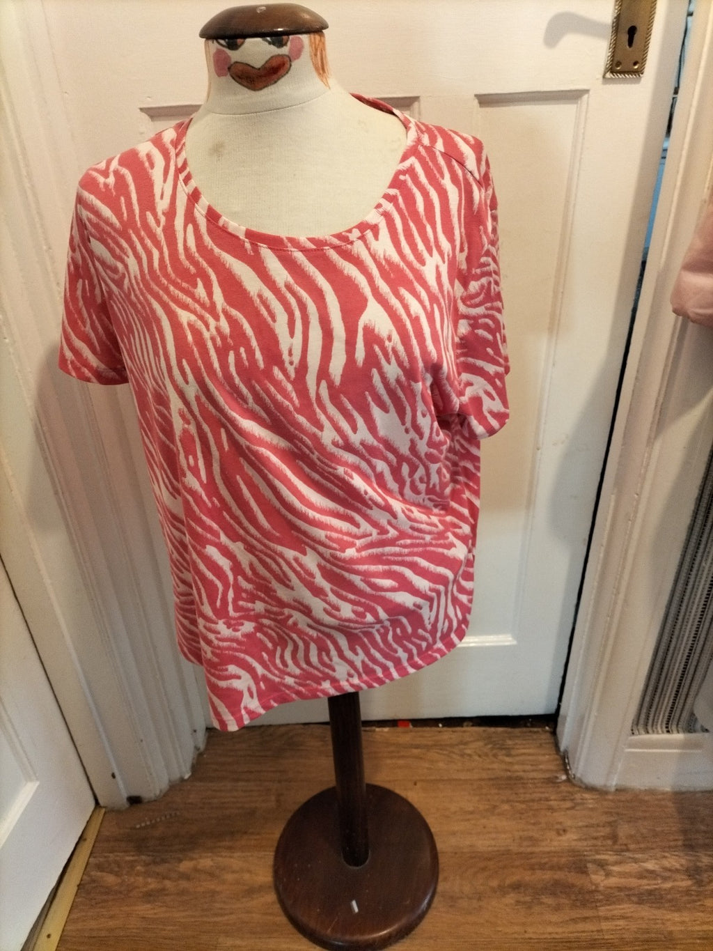 Ladies M&S Collection Size 14 Pink And White Patterned Short Sleeved Tshirt