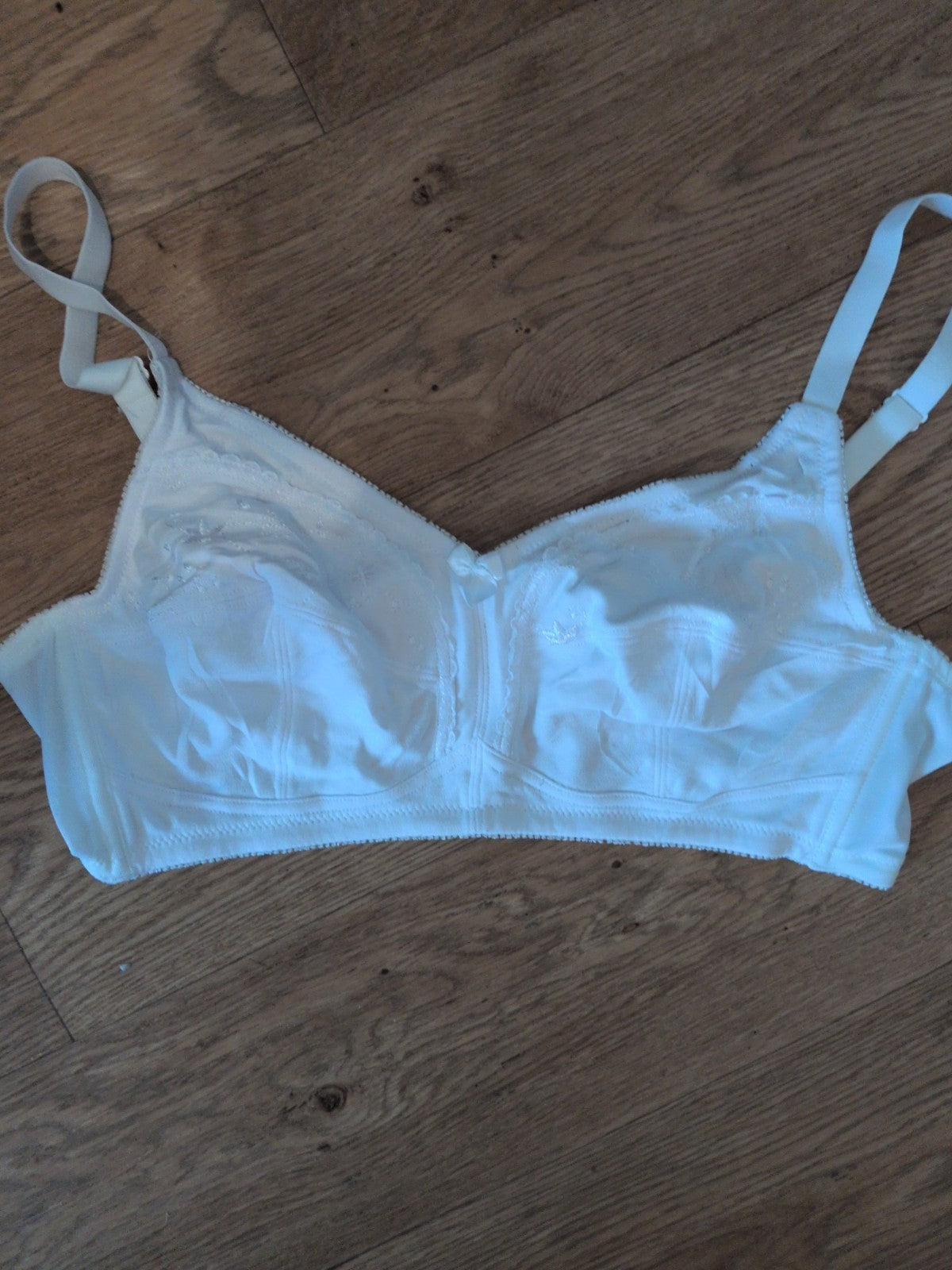 Bonmarche 40D White Boned No Pad No Wire Bra