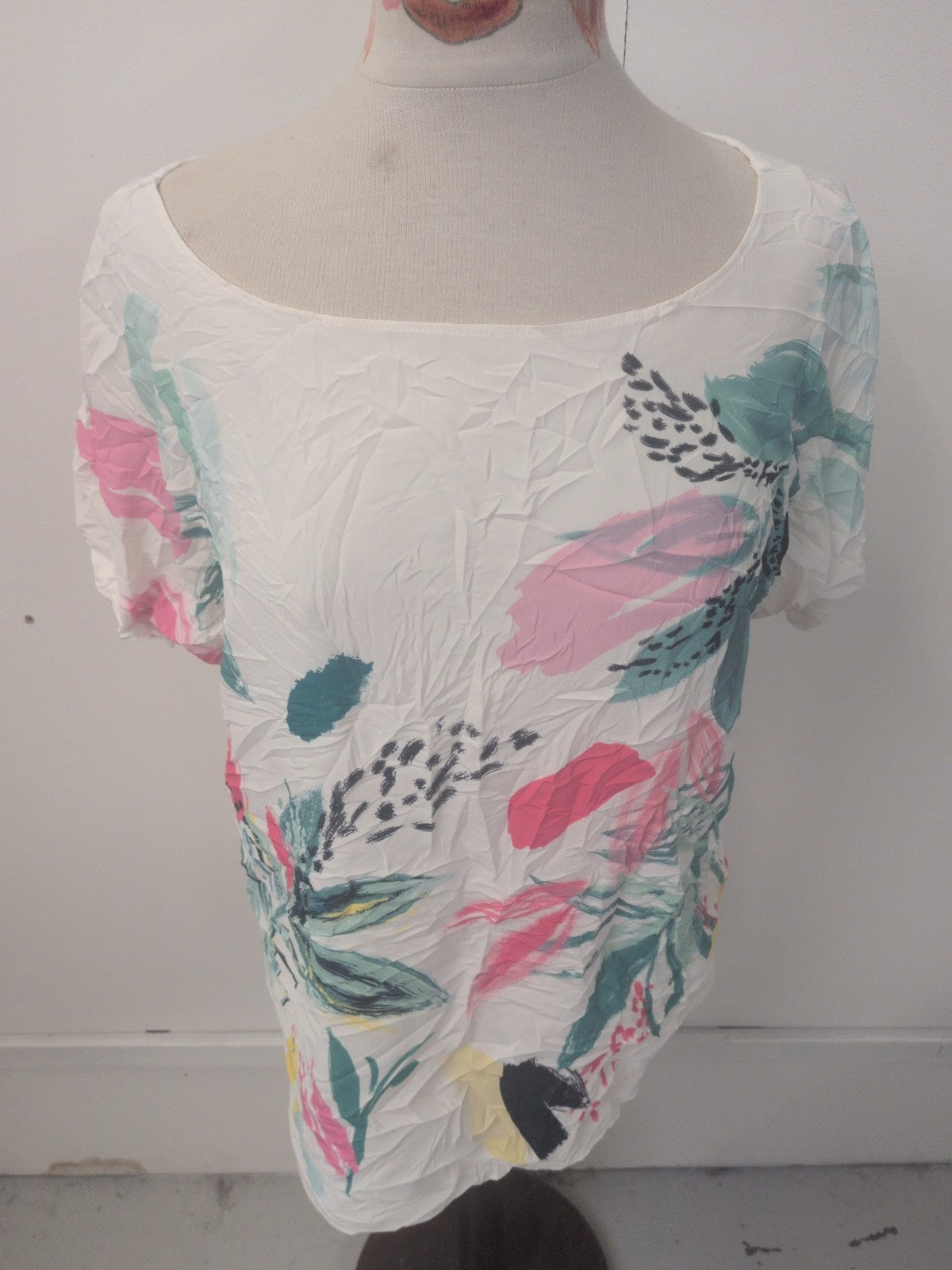 Ladies Roman Size 18 White Floral Short Sleeve T-shirt