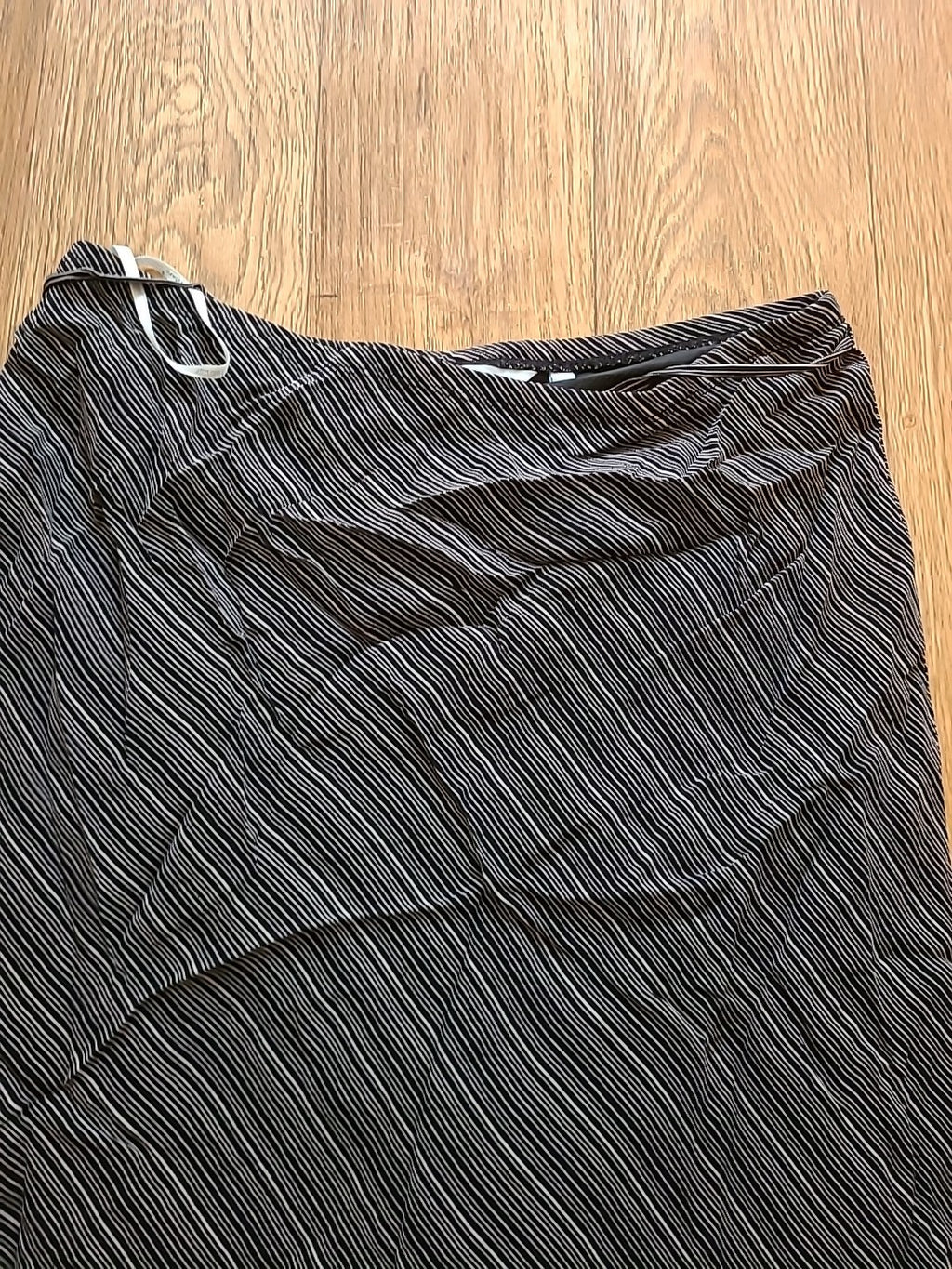 Ladies Primark Size 12 Black White Elasticated Skirt