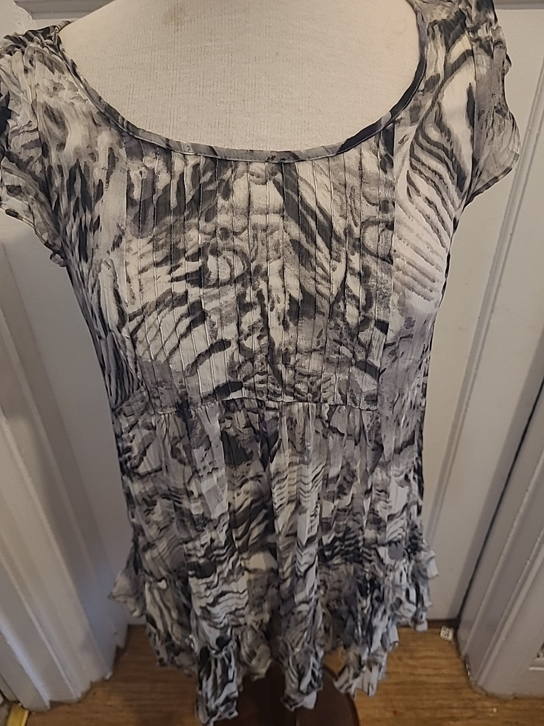 Ladies Bhs Size 10 Grey Toned See Through Sleeveless Blouse