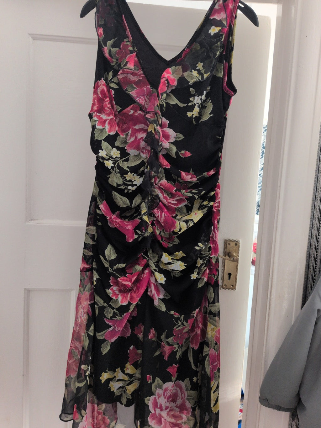 Morgan Medium Black Floral Sleeveless Lined Dress