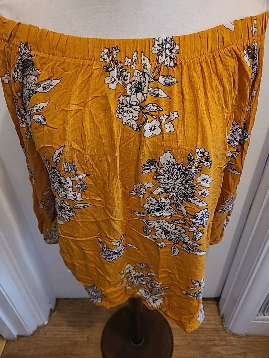 Ladies Select Size 12 Mustard White Floral Elasticated Hem Long Sleeved Tshirt