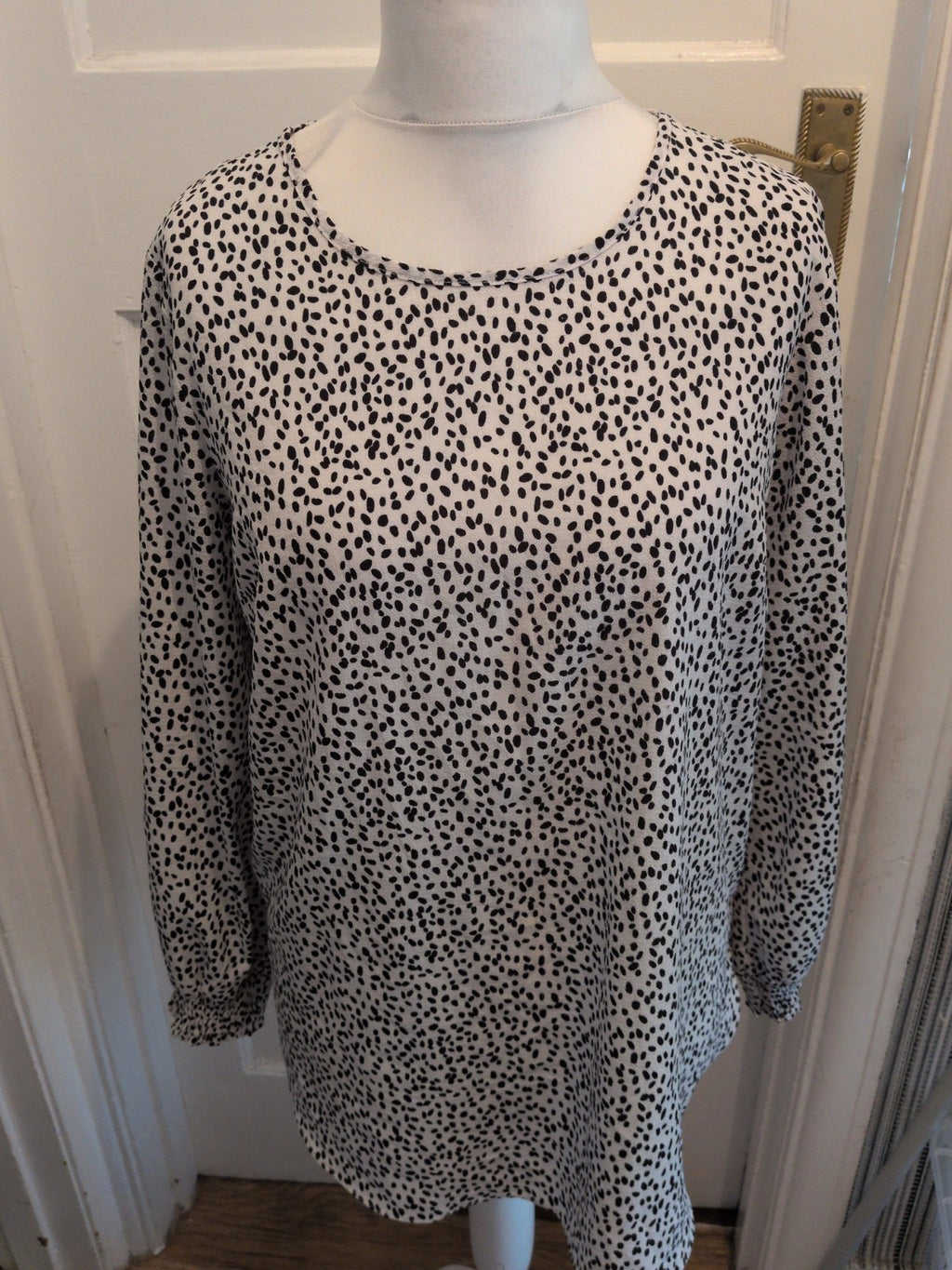Papaya 16 White With Black Splodges Long Sleeve Blouse