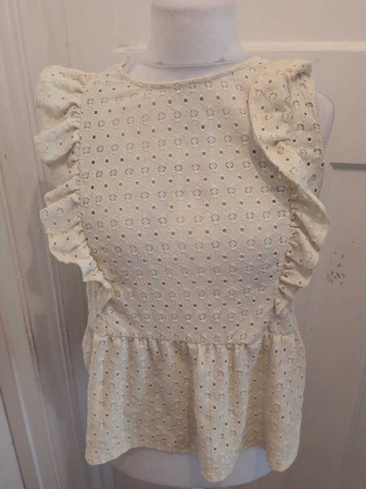 F&F 18 Cream Sleeveless Frill Blouse