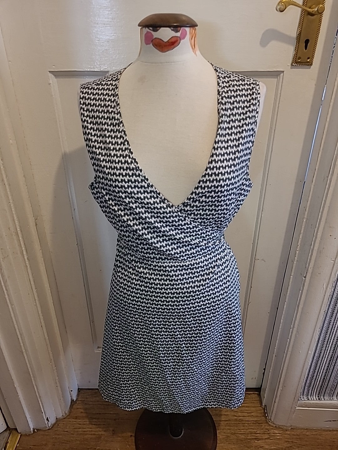 Ladies Size XL Green White Sleeveless Wrap Dress